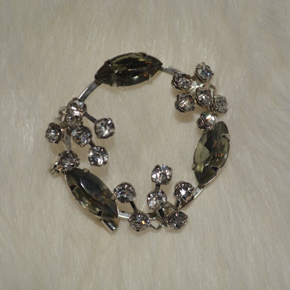 Vintage Wreath Pin Brooch Rhinestones and Light Green Jewels